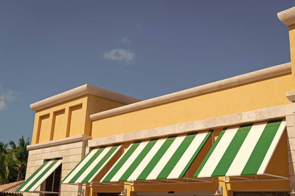 Toldo cofre o semicofre: diferencias, ventajas y cuál elegir